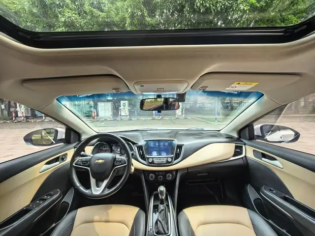 Chevrolet Cruze 320 automatic Enjoy Skylight version