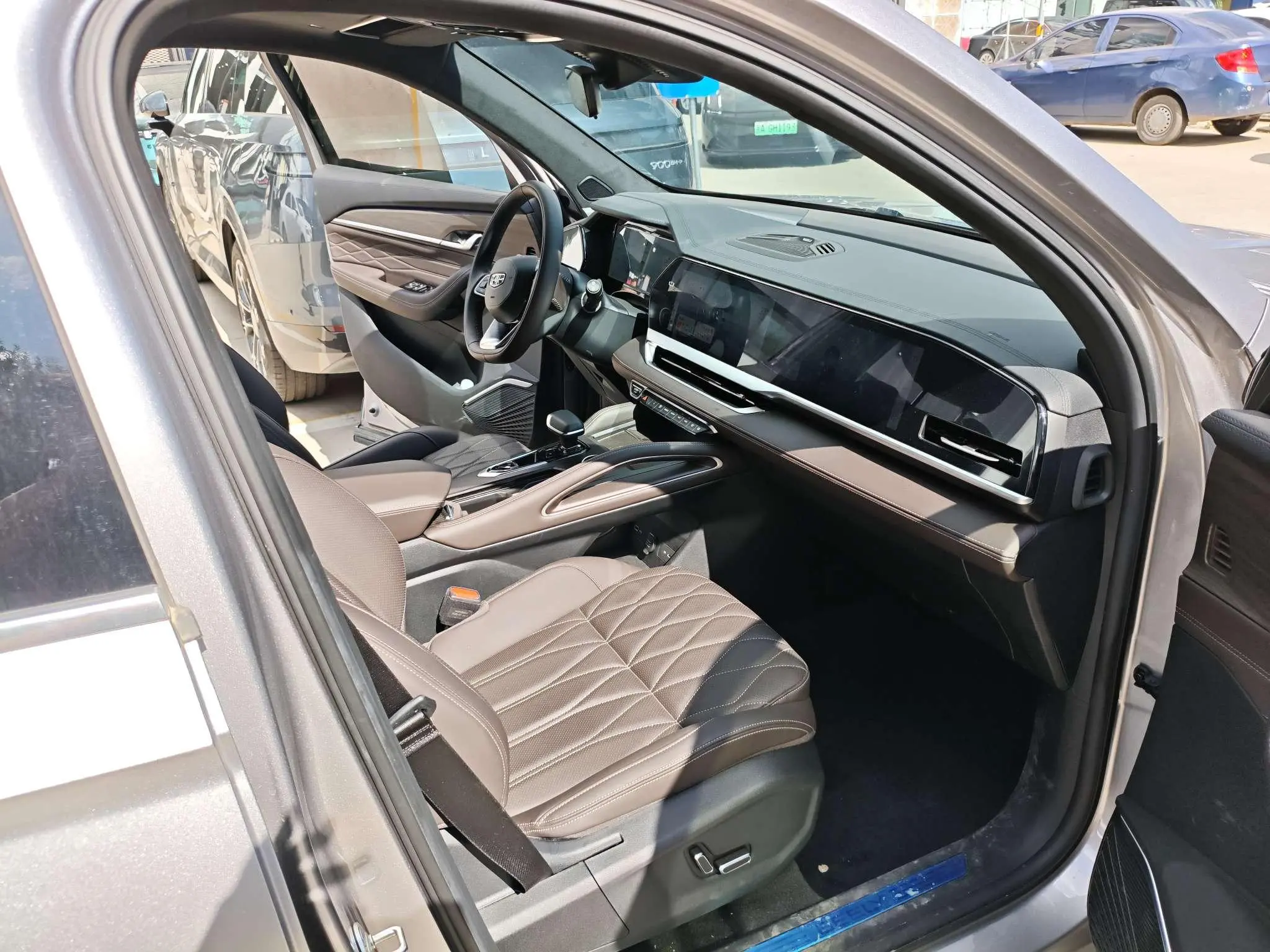 Geely Xingyue L 2.0TD two-wheel drive cloud version