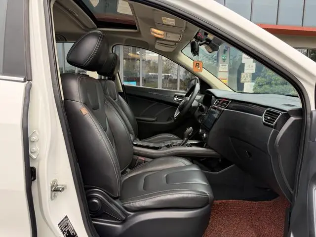Dongfeng Fengguang Scenery 580 Facelift 1.5T CVT luxury