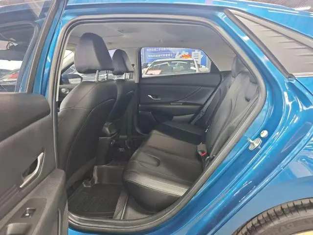 Hyundai Elantra 1.5L CVT LUX Premium Edition
