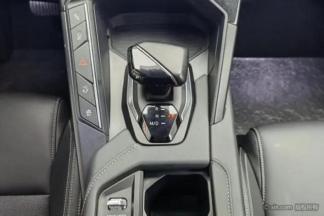 LYNK & CO Lynk 06 1.5T Jin Pro