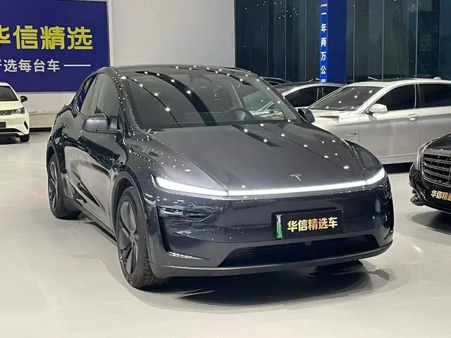 Tesla Model Y Long battery life, all-wheel drive, first version