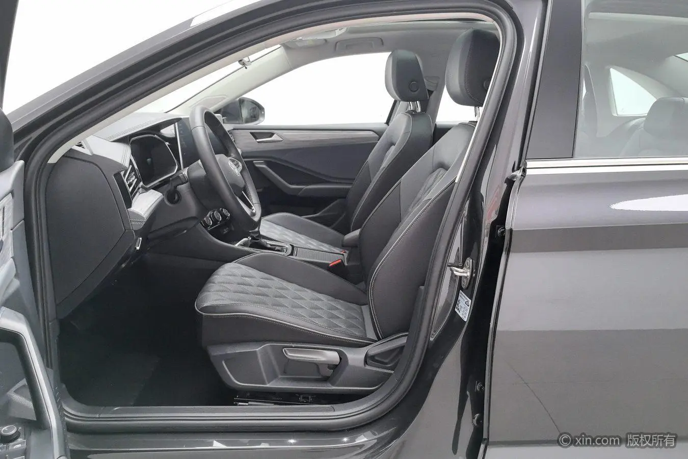Volkswagen Sagitar 300TSI DSG Beyond Edition