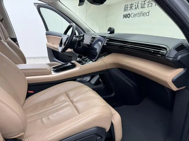 NIO NIO ES8 Founding Edition