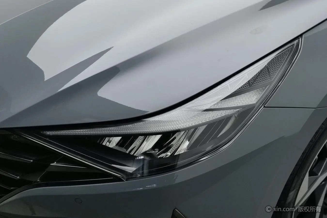 Hyundai Elantra 1.5L CVT LUX Premium Edition