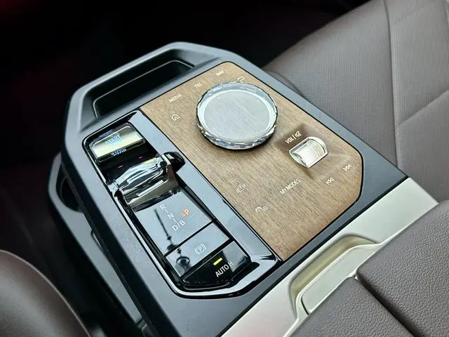 BMW BMW iX xDrive40