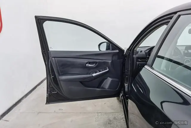 Nissan Xuan Yi 1.6L XL CVT Enjoy Edition