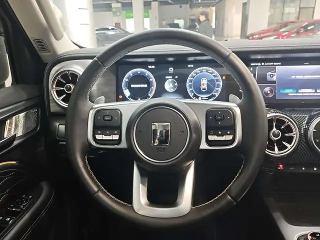 Tank Tank 300 2.0T Conqueror