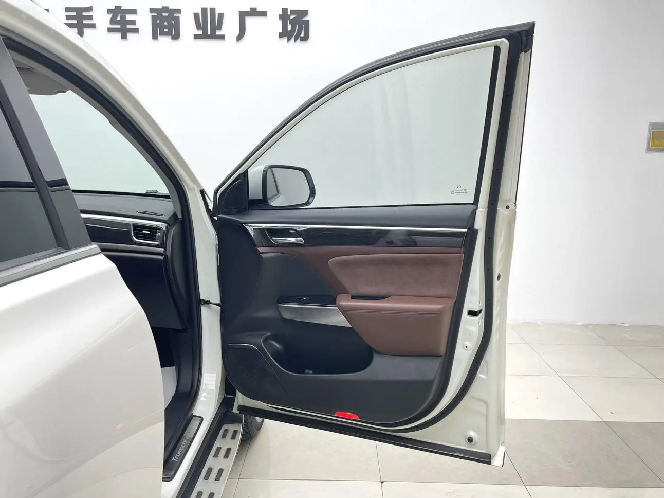 GAC Trumpchi GS8 320T two-wheel drive luxury Zhilian Edition 7 seats