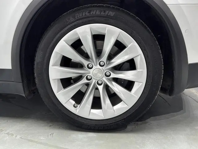 Tesla Model X Long battery life version