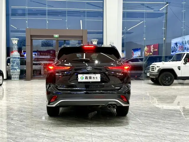 TOYOTA Crown Lufang 2.0T automatic four-wheel drive Jinyao version