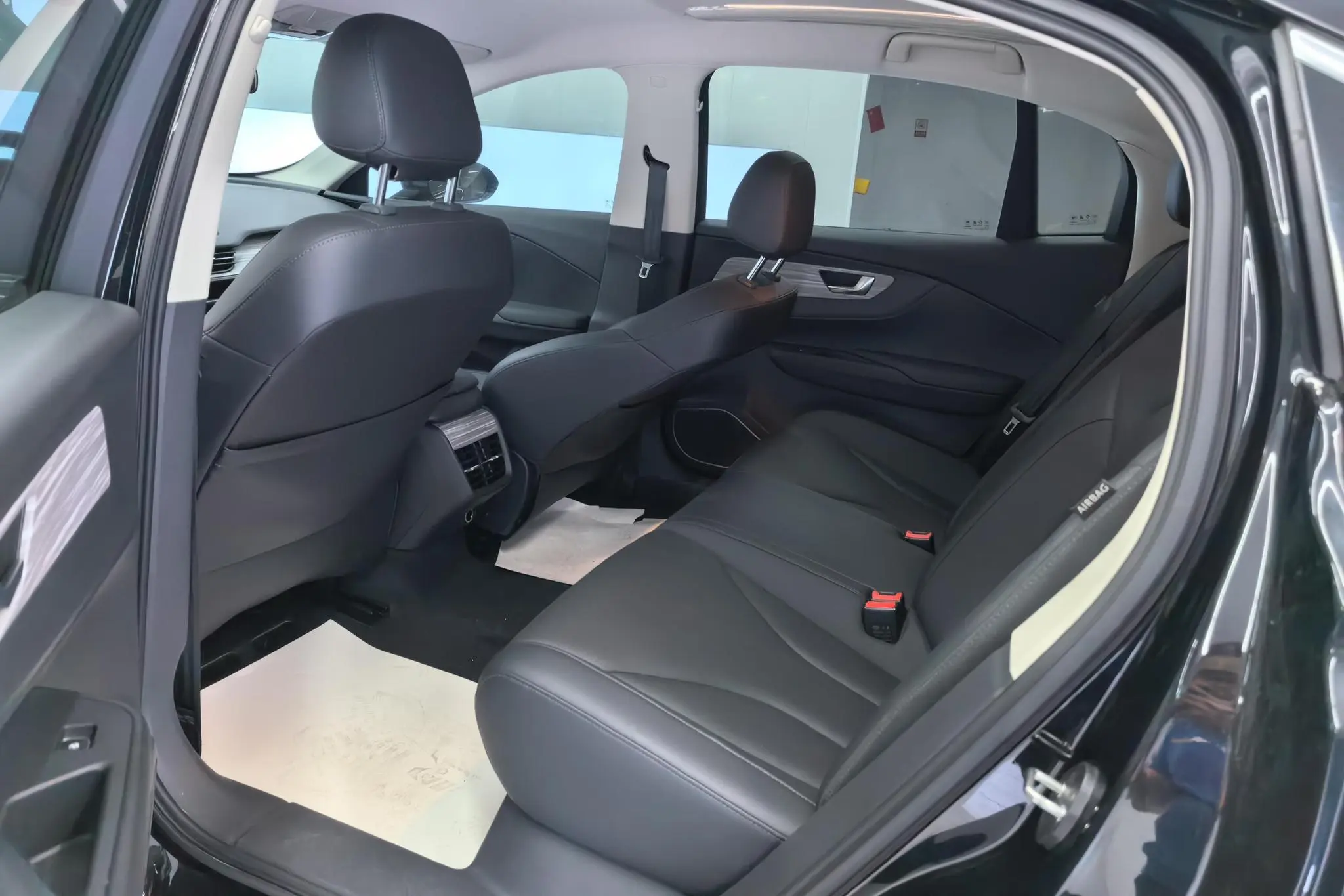 Hongqi Hongqi E-QM5 560KM PLUS version 100kW