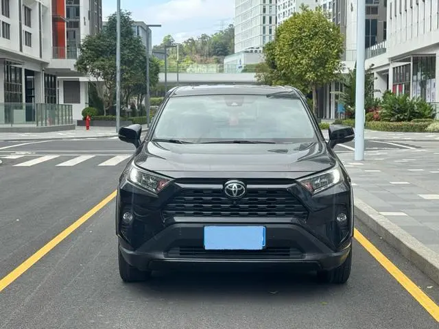 TOYOTA RAV4 Rongfang 2.0L CVT two-wheel drive fashion Plus version