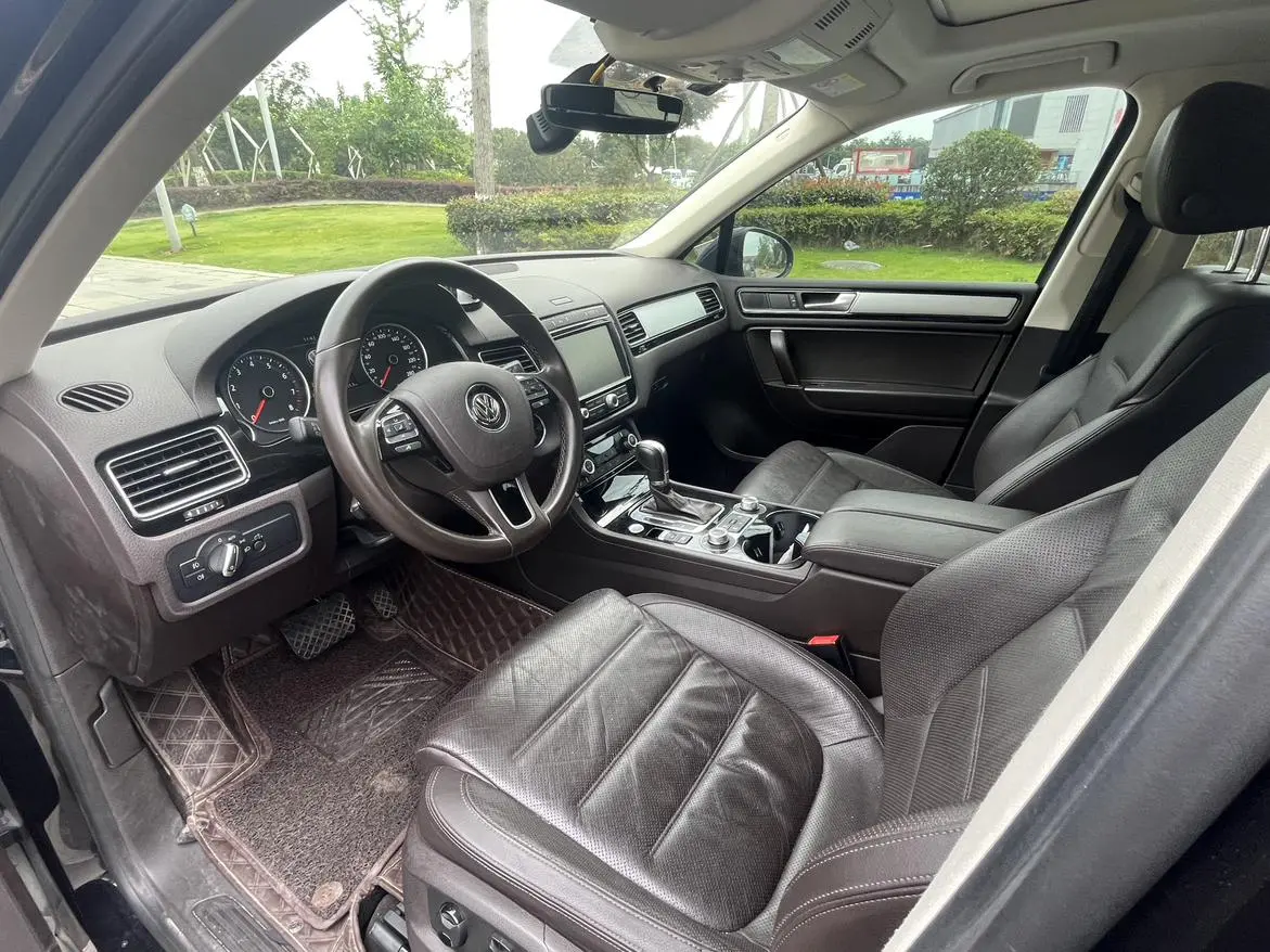 Volkswagen Touareg 3.0 TSI Yuyue type