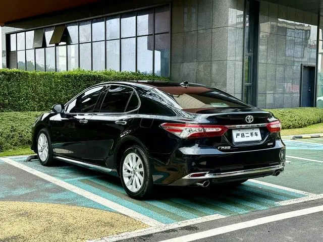 TOYOTA Camry 2.0G Deluxe Edition