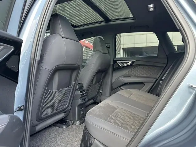 Audi Audi Q4 e-tron 50 e-tron quattro Creative Edition