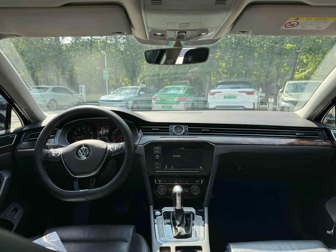 Volkswagen Magotan 330TSI DSG Luxury Country VI