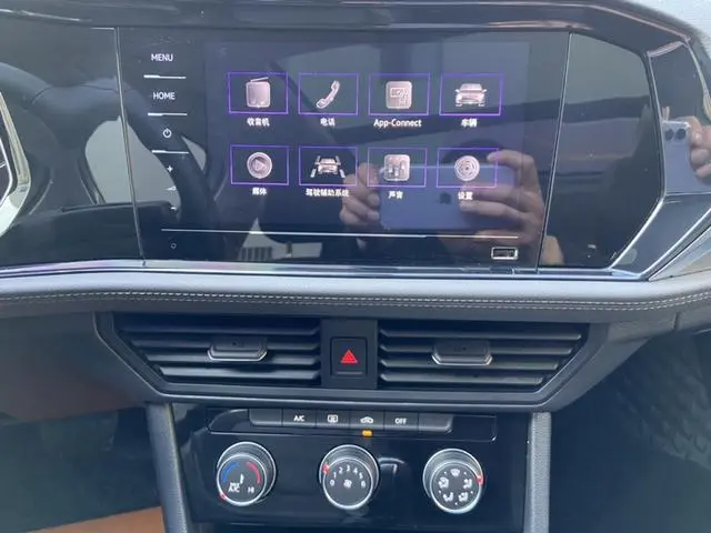 Volkswagen Sagitar 280TSI DSG Flying Edition