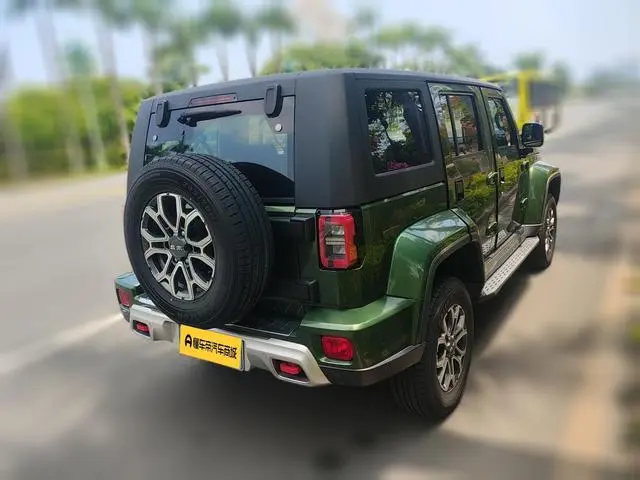 Beijing Beijing off-road BJ40 2.0T automatic four-wheel drive City Hunter edition knight type