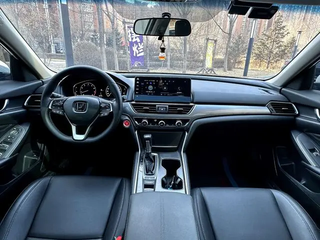 Honda Accord 260TURBO Deluxe Edition