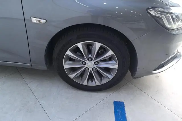 Chevrolet Cruze 320 Automatic Enjoy Edition