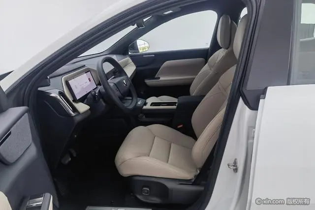 Volvo Volvo XC70 Four-wheel drive, long battery life Core