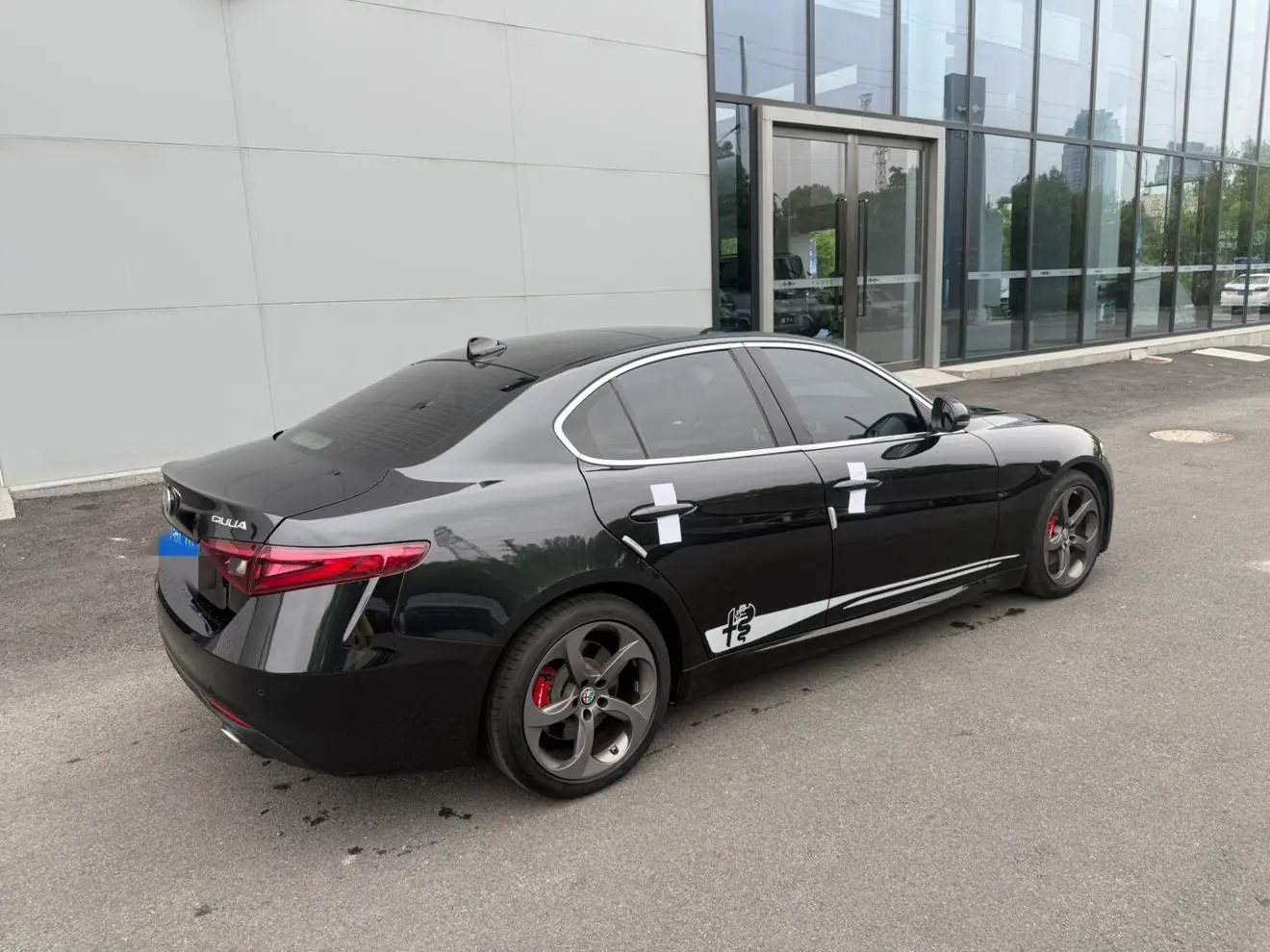 Alfa Romeo Giulia 2.0T 280HP Track Limited Edition
