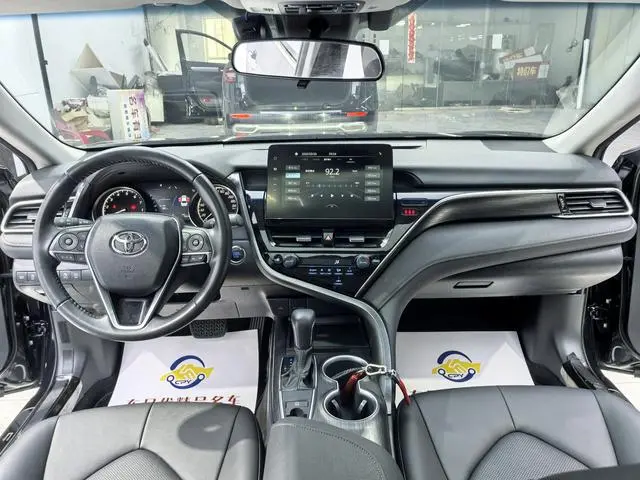 TOYOTA Camry 2.0G Deluxe Edition