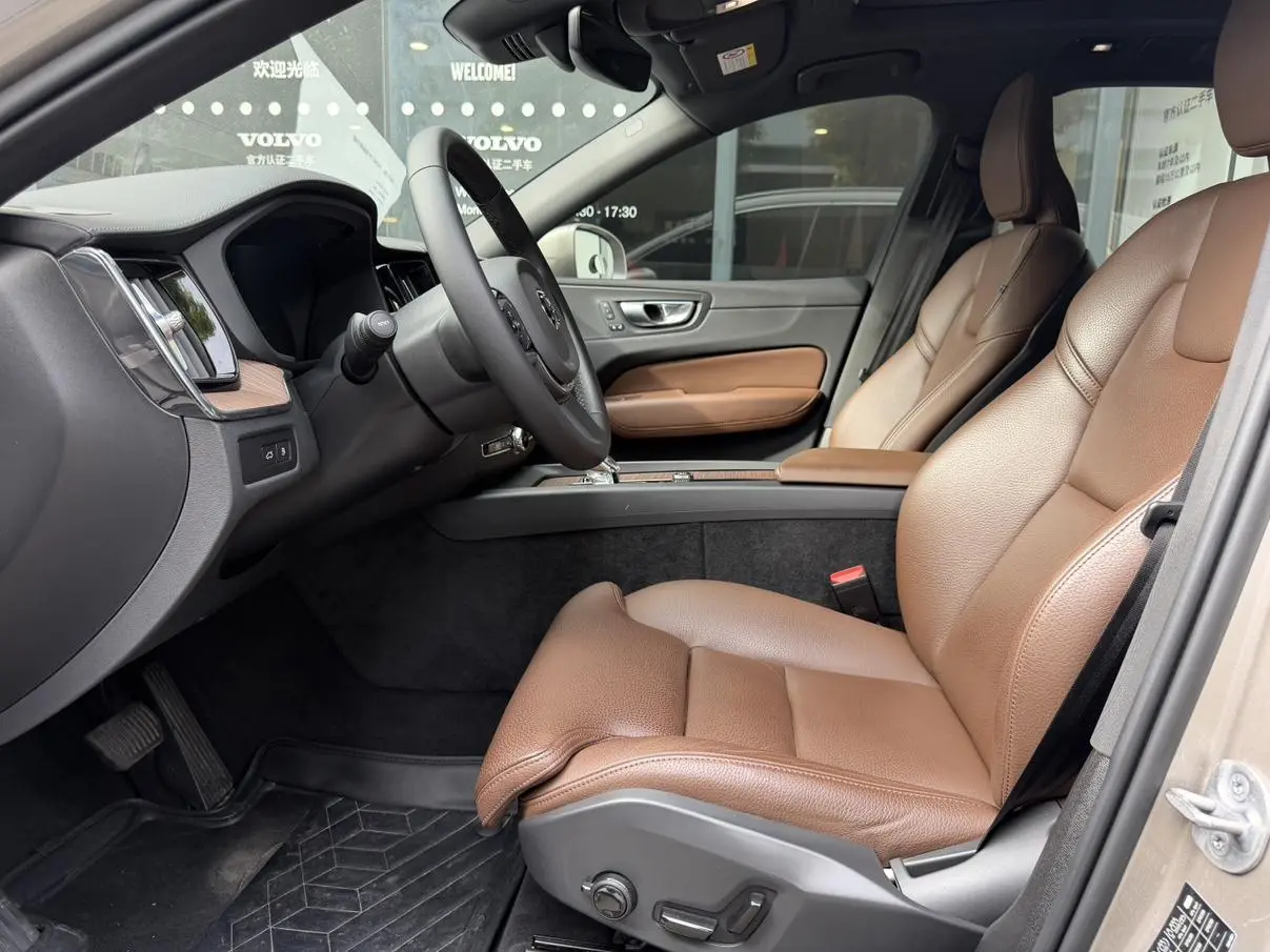 Volvo Volvo XC60 PHEV T8 four-wheel drive long battery life Zhiyuan Deluxe Edition