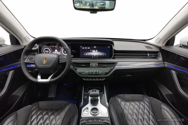 Hongqi Hongqi HS5 2.0T Zhilian flag collar four-wheel drive version