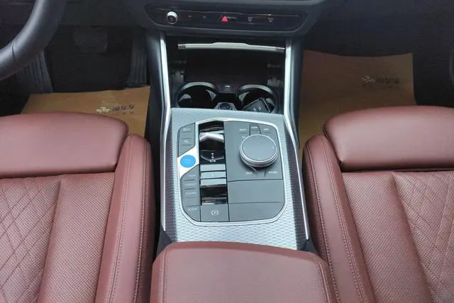 BMW BMW i3 Facelift eDrive40L Yao Ye Set