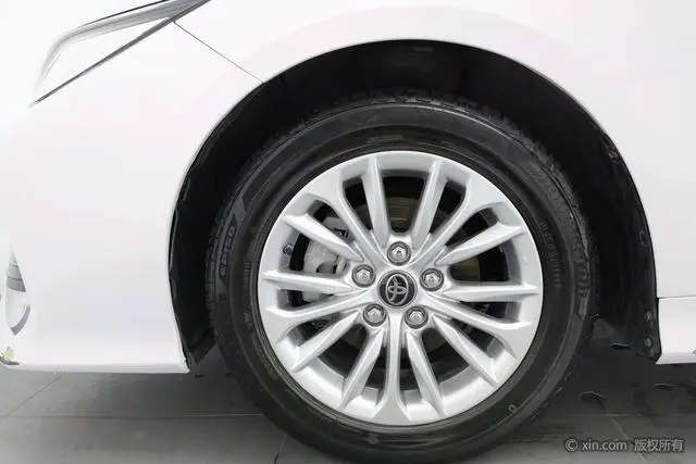 TOYOTA Asian lion 2.0L Premium Edition