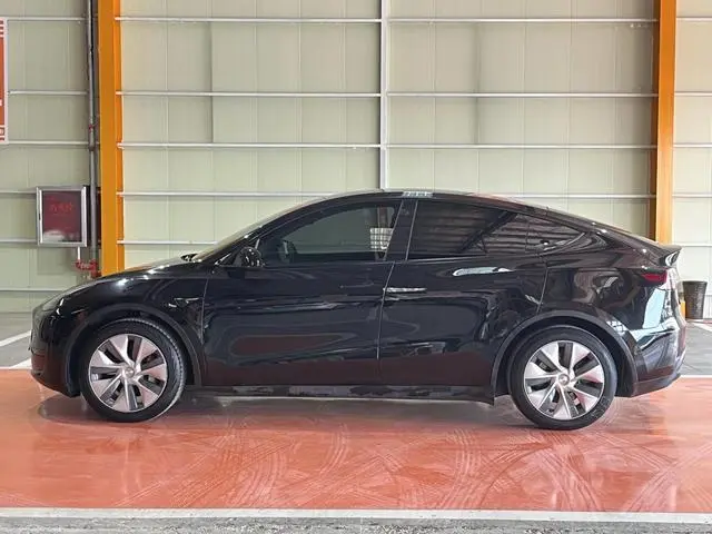 Tesla Model Y Facelifted rear-wheel drive version