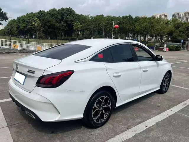 MG MG5 180DVVT CVT Youth Deluxe Edition