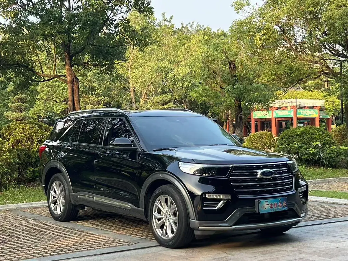 Ford Explorer EcoBoost 285 four-wheel drive fashion version 6 seats
