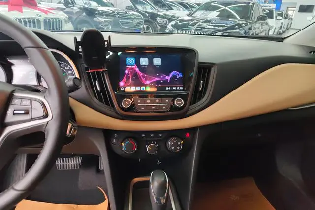Chevrolet Cruze 320 Automatic Enjoy Edition