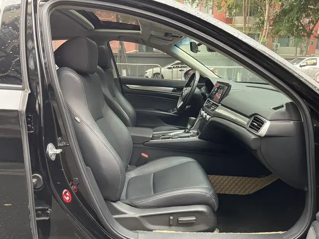 Honda Accord 260TURBO Deluxe Edition