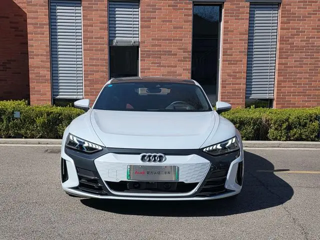 Audi Audi e-tron GT Basic type