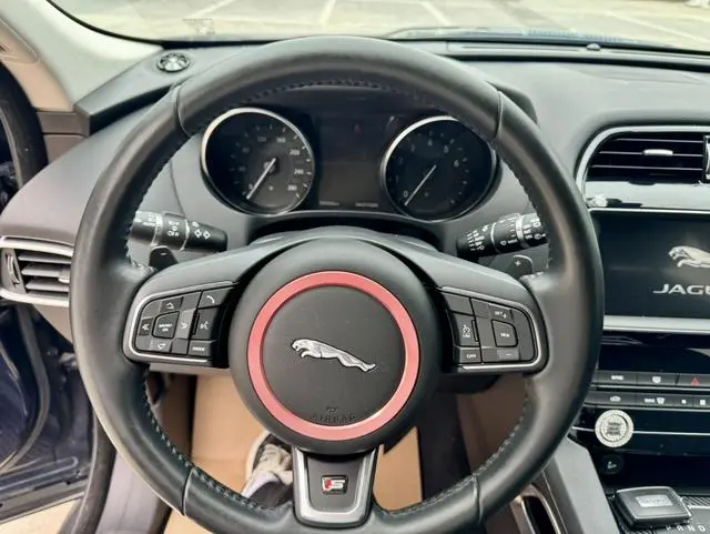Jaguar Jaguar F-PACE 2.0T two-wheel drive Urban Exclusive Edition