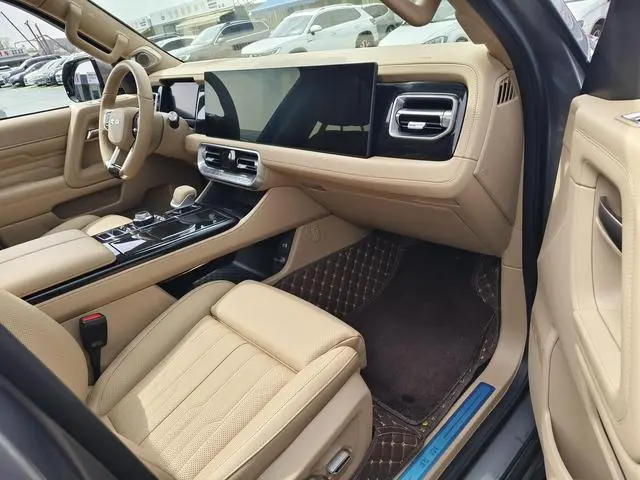 Beijing Beijing off-road BJ60 Thunder Advanced version of seven seats