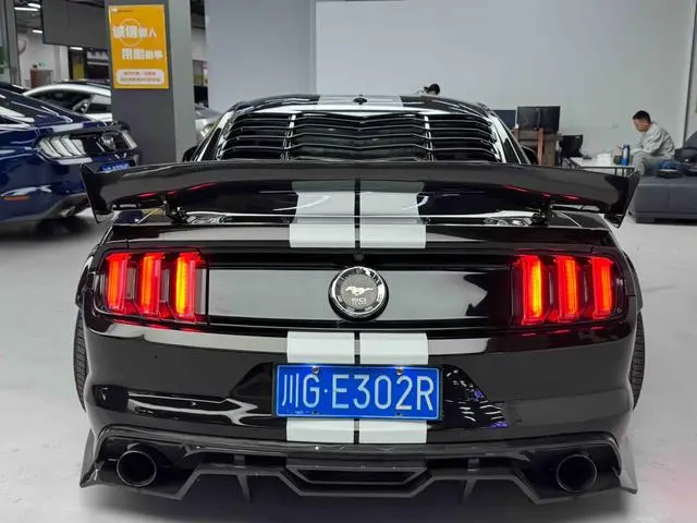 Ford Mustang 2.3T Performance Version
