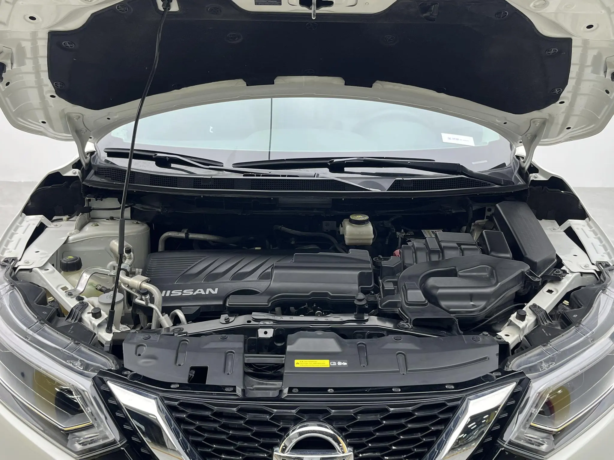 Nissan Qashqai 2.0L CVT Deluxe Edition