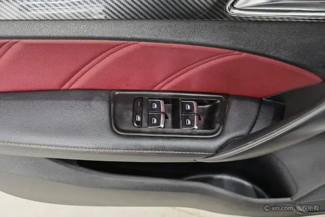 MG MG6 20T Automatic Trophy Competitive Edition + BOSE Audio Deluxe Set