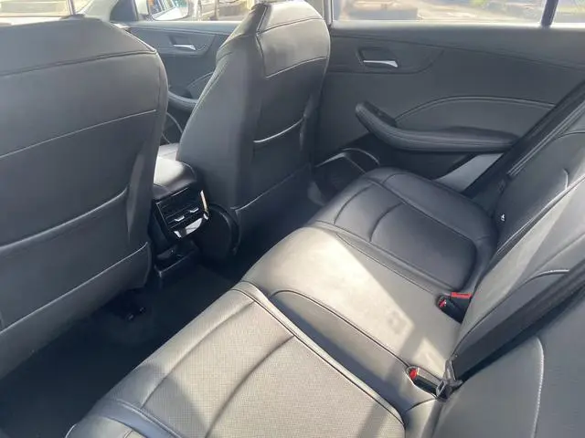 Roewe Roewe i5 1.5L CVT Premium Edition