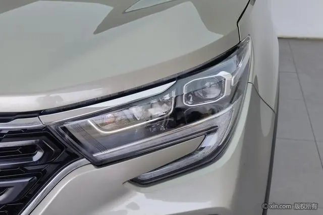 Dongfeng Fengxing Popular T5 1.5T automatic noble type country VI