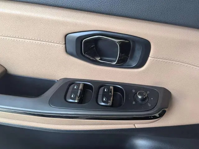 NIO NIO ES8 580KM base version six seats