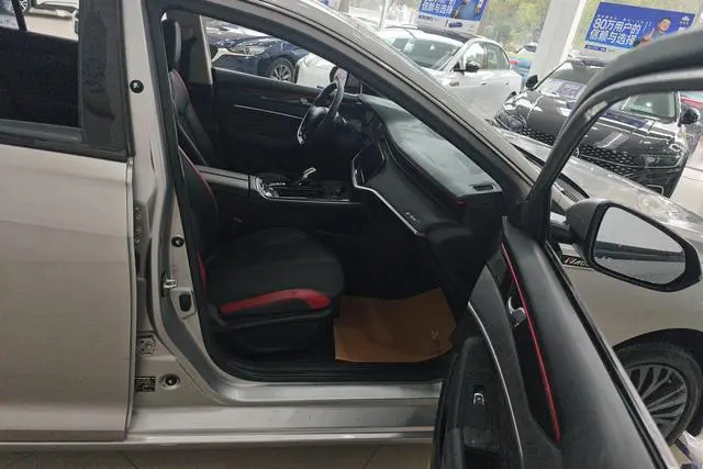 Dongfeng Fengshen Yi Hyun MAX 1.5T Super Power Dad Version