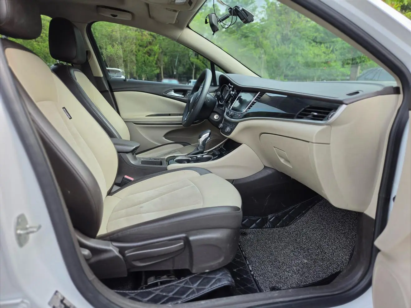 Buick Weilang Sedan 15S automatic aggressive type