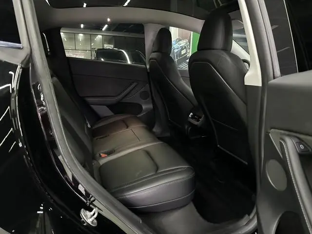 Tesla Model Y Facelifted rear-wheel drive version