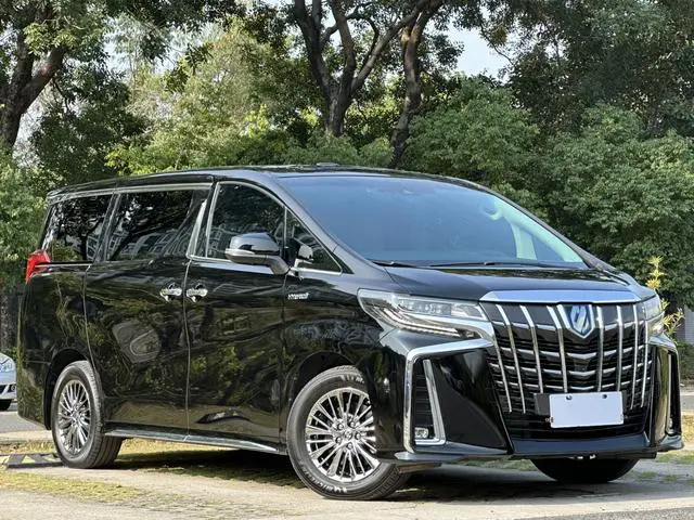 TOYOTA Elfa Dual Engine 2.5L Premium Edition